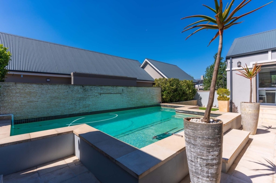4 Bedroom Property for Sale in Bergsig Western Cape